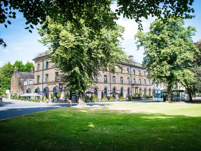 White Hart Hotel & Apartments