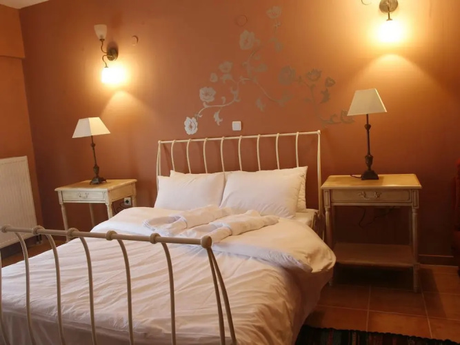 Aloni Hotel