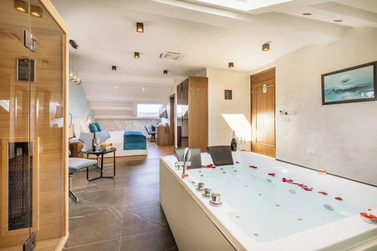Luxury Suite