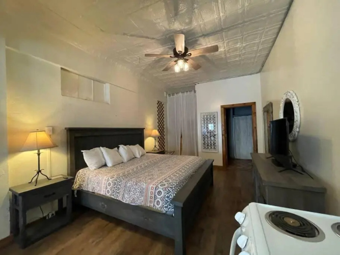 Loft 4 - 1 of 5 downtown