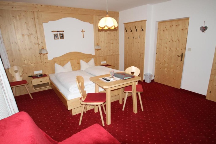 Standard Triple room with balcony