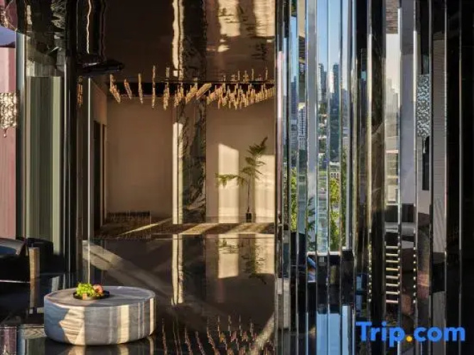 Yolo Private Soup Hot Spring Designer Hotel