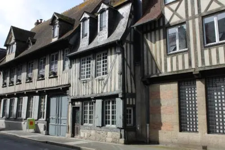 Maison 17Eme - Centre Historique De Pont L'Eveque - 10 Pers.