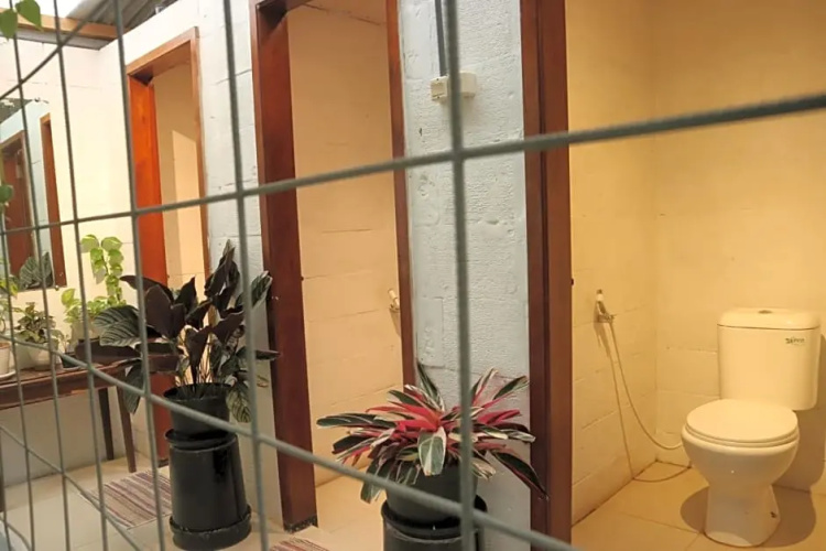 Semeru Hostel Malang - Adults Only
