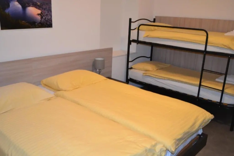Economy Quadruple room