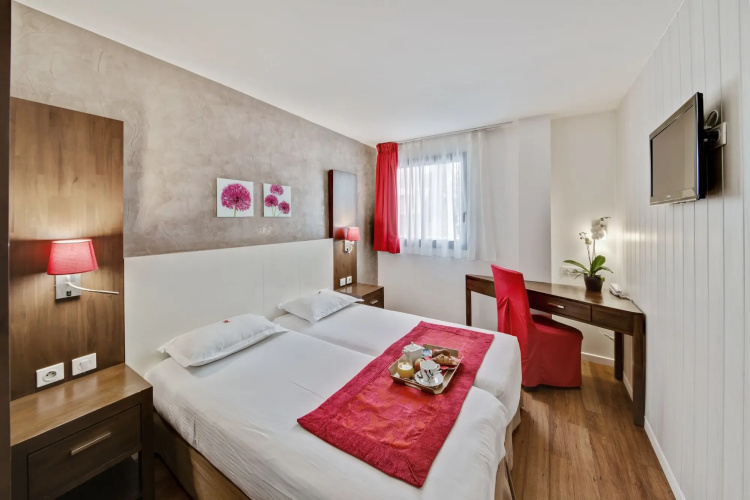 Hotel Paris Pacific