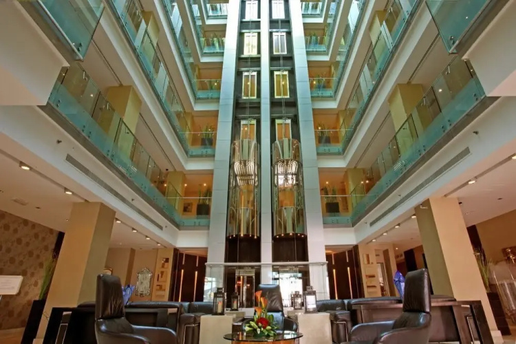 First Royal Hotel Apartment