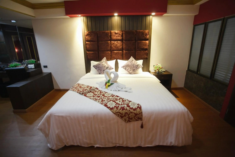 Grand Pink Hotel