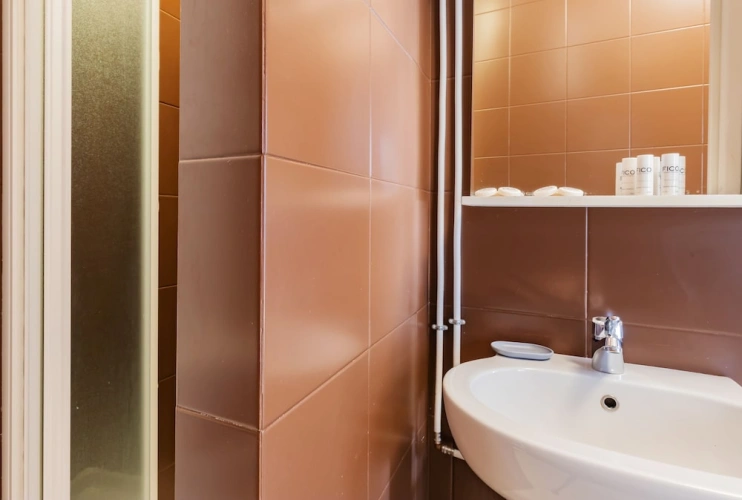 4 Bedrooms Apartment with balcony