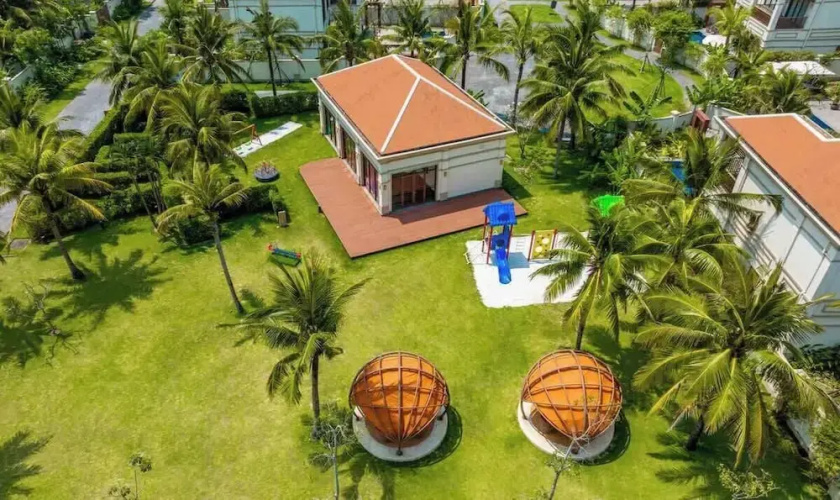 Luxe 3BR Villa: Pool, Breakfast & Housekeeping