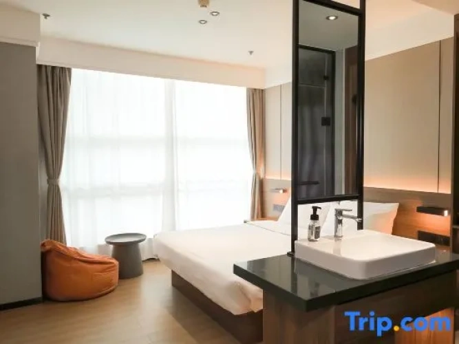 Standard Double room with view
