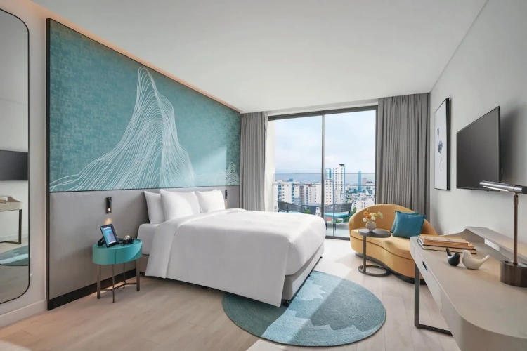 Deluxe Double room with balcony and with city view