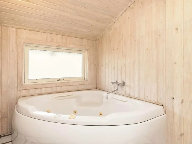 8 Person Holiday Home in Pandrup-by Traum