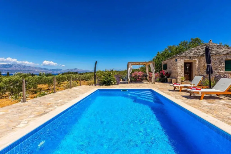 Beautiful villa Big Hobbit 2