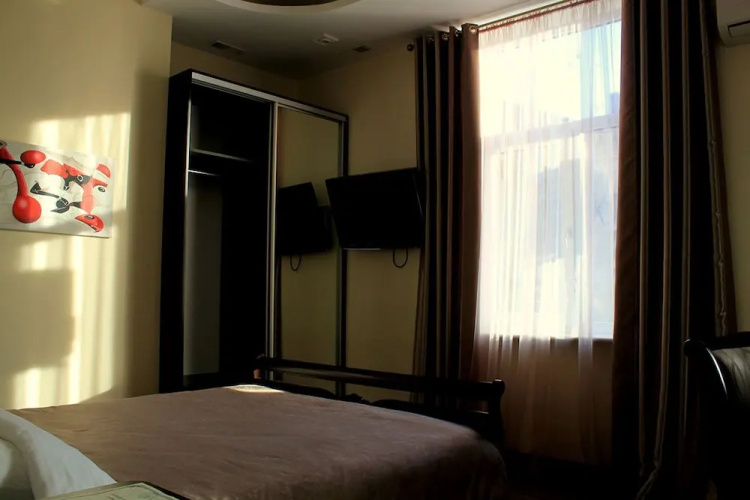 Zenith Hotel