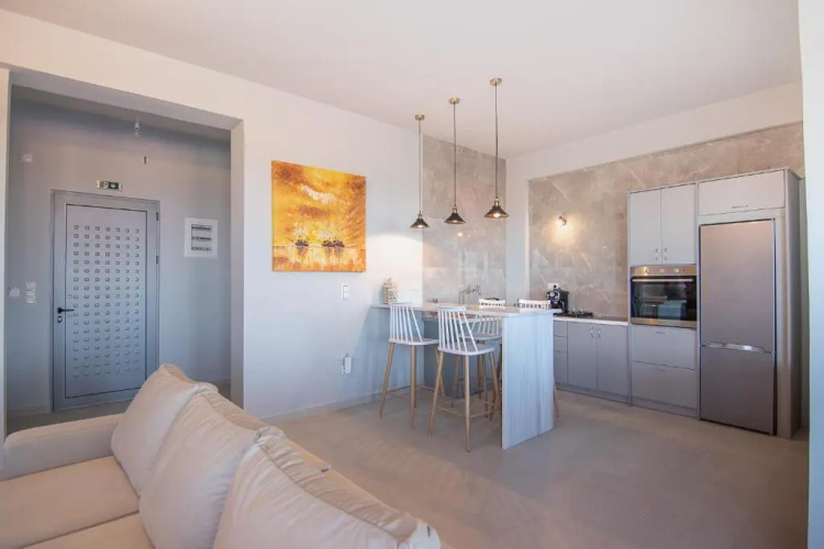 Georgianna's suite with private pool , 'greysuite'