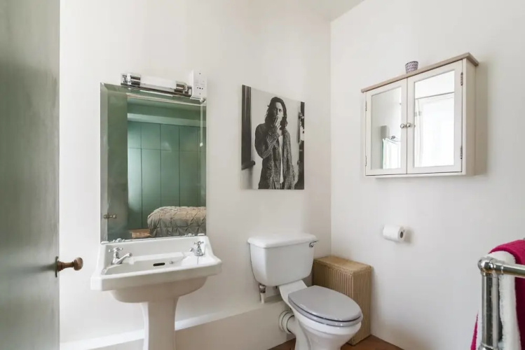 Catching Unique 1 Bedroom Apartment