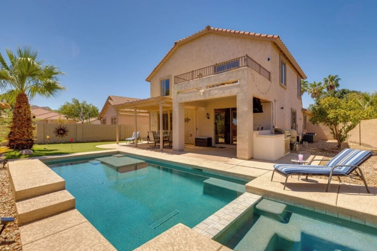 4 Bedrooms Cottage
