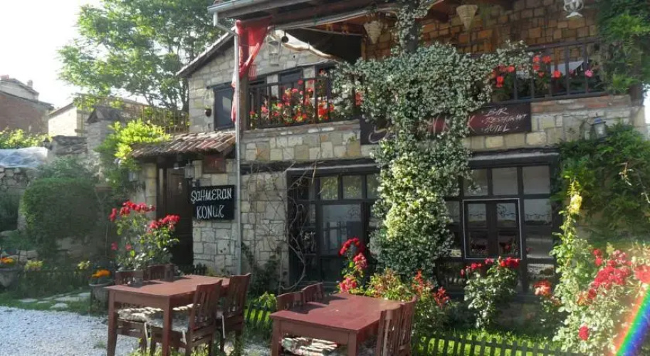Sahmeran Konak