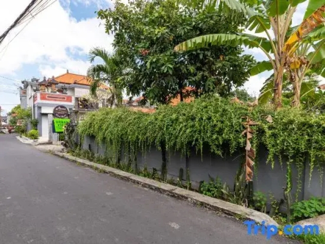 Urbanview Asung 2 Guesthouse near Canggu