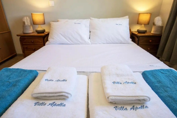 Villa Apella ✩ Private Yard & Pool ✩ 8 Guests