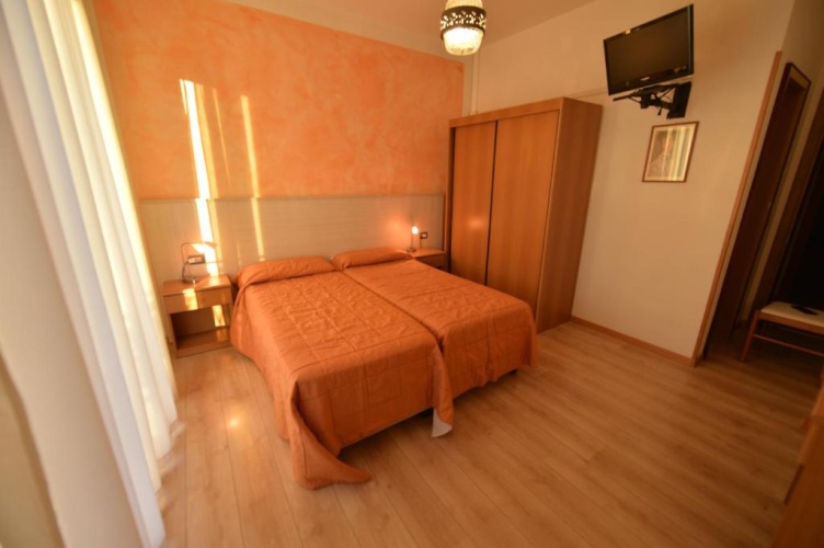 Standard Double room with lake view