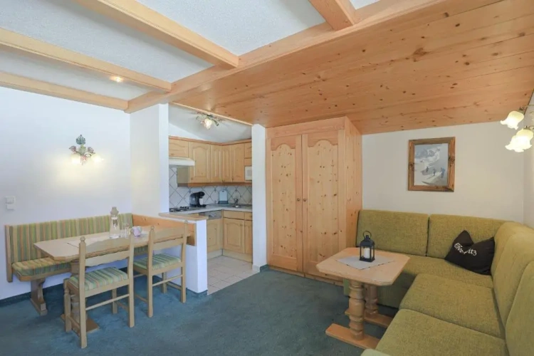 2 Bedrooms Apartment