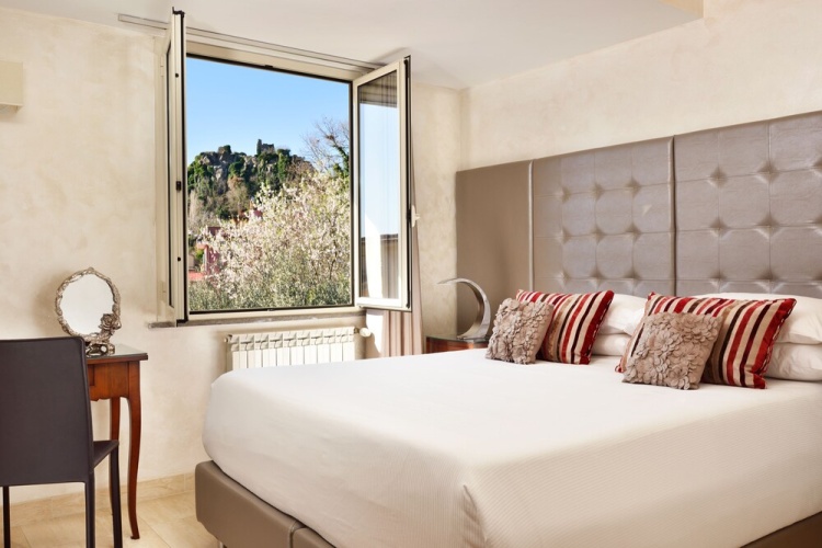 1 Bedroom Deluxe Apartment with lake view