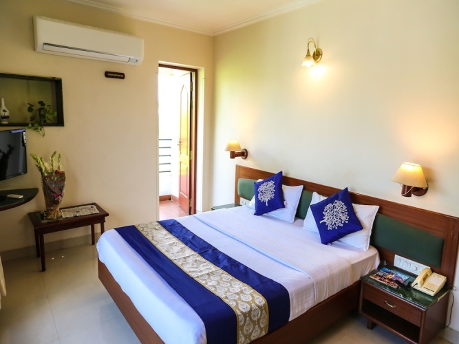 Lotus Hotel