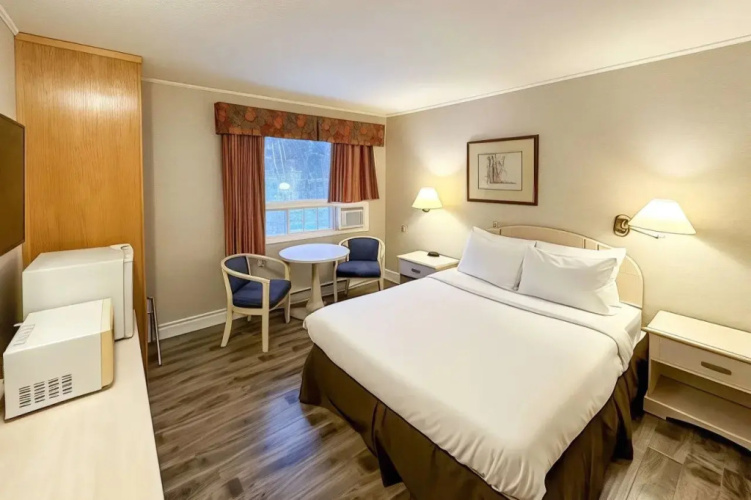 Canadas Best Value Inn and Suites
