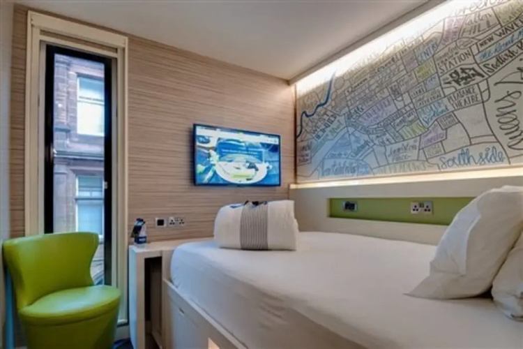 Premier Inn Edinburgh (Royal Mile)