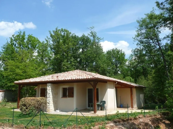 2 Bedrooms Villa