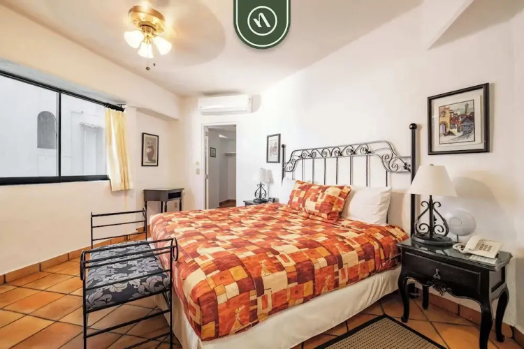 Amazing 2 BR Condo Overlooking the Pool - Romantic Zone