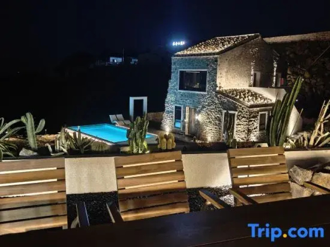 Luxury Wild Seven Villas