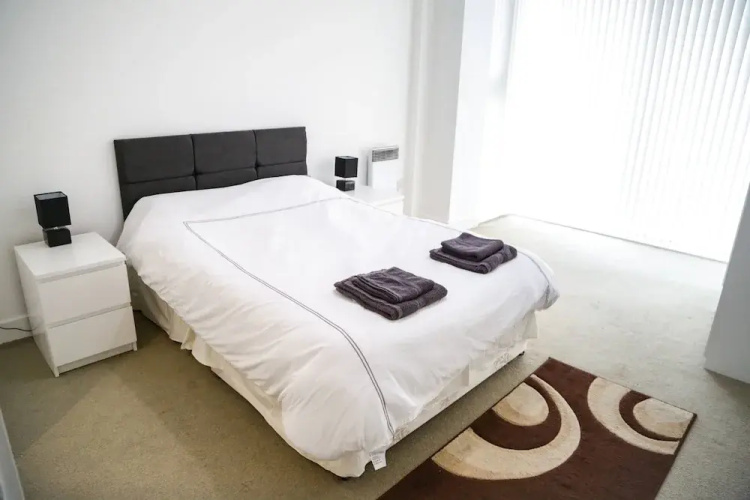 Henry Street - Apt 20