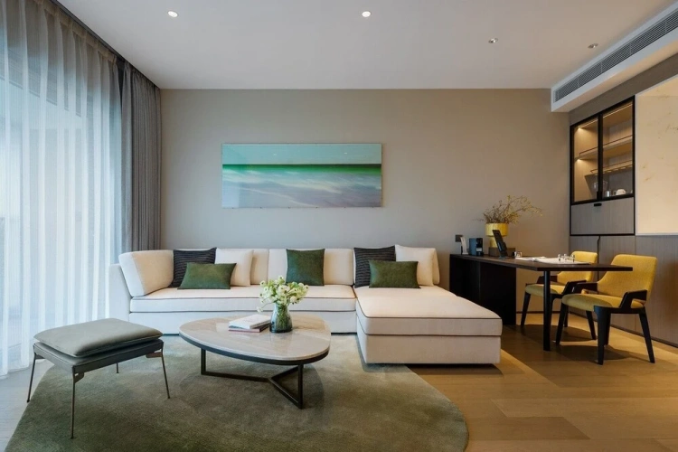 Deluxe Suite