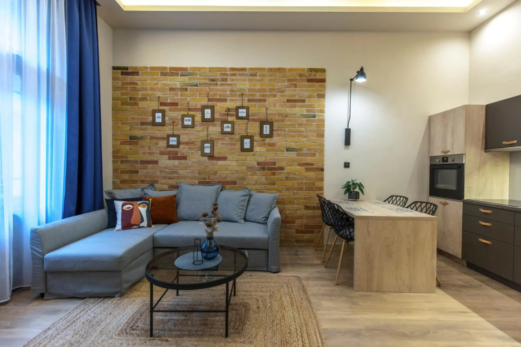 E13 Exclusive Studio