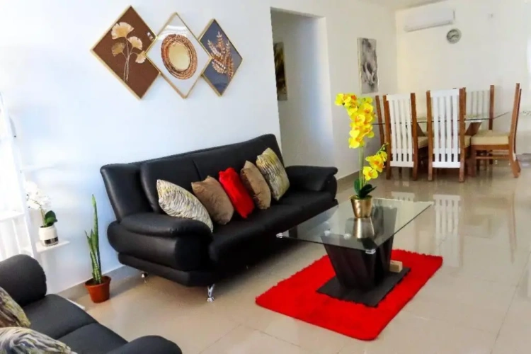 3 Bedrooms Apartment