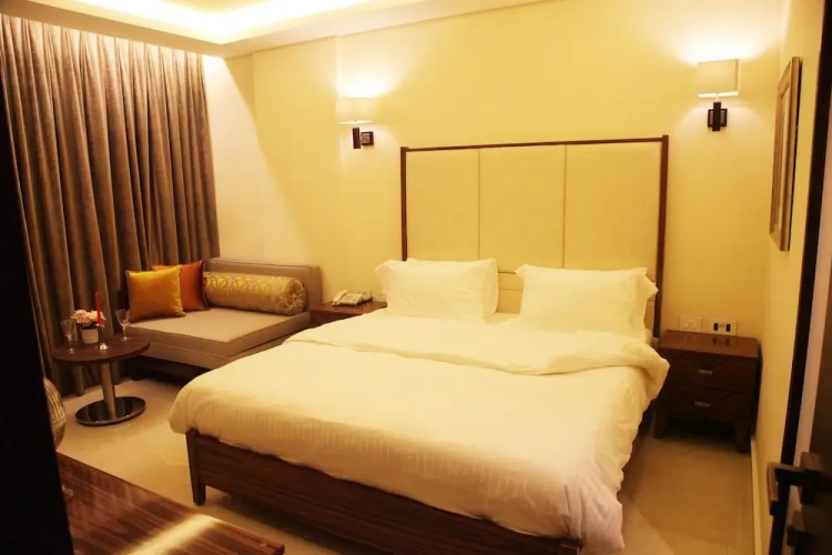 Deluxe Double Suite with balcony