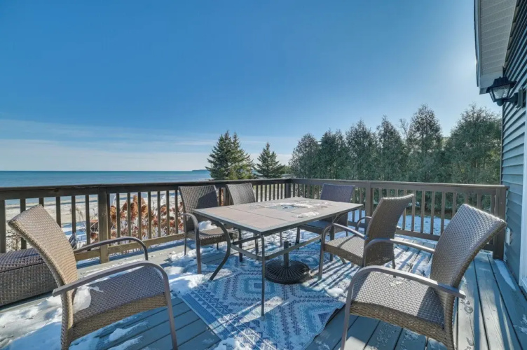 St. Ignace Cottage W/ Deck & Beach On Lake Huron! - Mackinac Island, MI