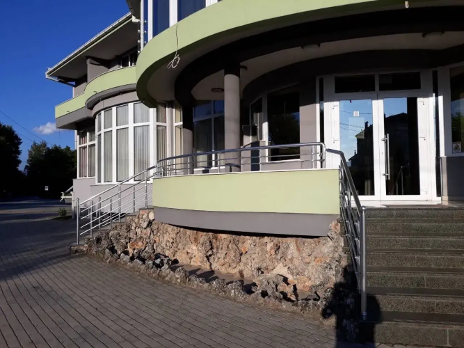 Royal L Hotel