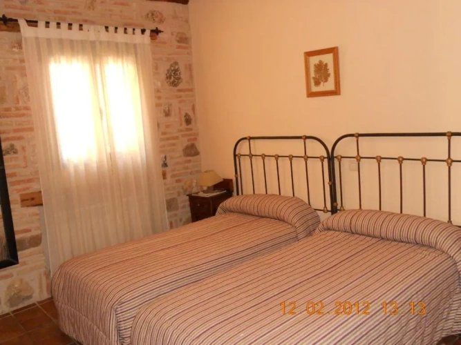 4 Bedrooms Cottage