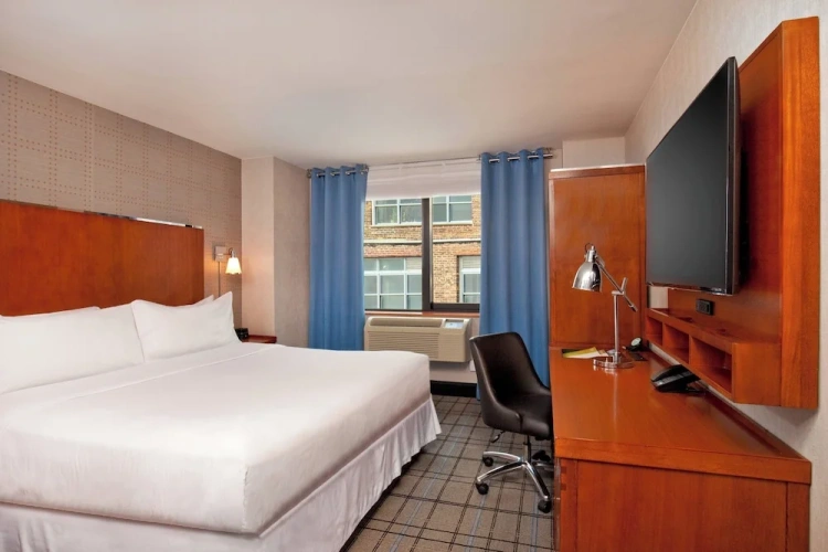 Deluxe Double room with city view