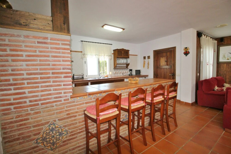 1053 Villa Seral