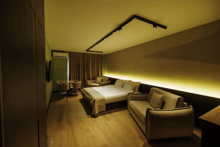 Standard Quadruple Family room