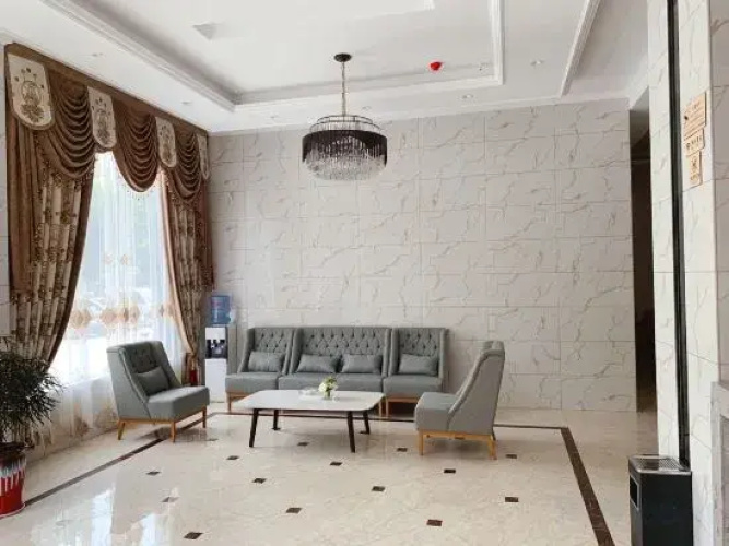 Fangxian Rich Hotel