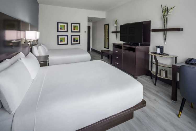 DoubleTree by Hilton Sarasota Bradenton Airport