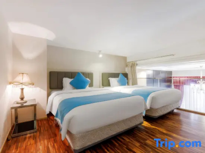 3 Bedrooms Double Duplex Suite with balcony and with river view