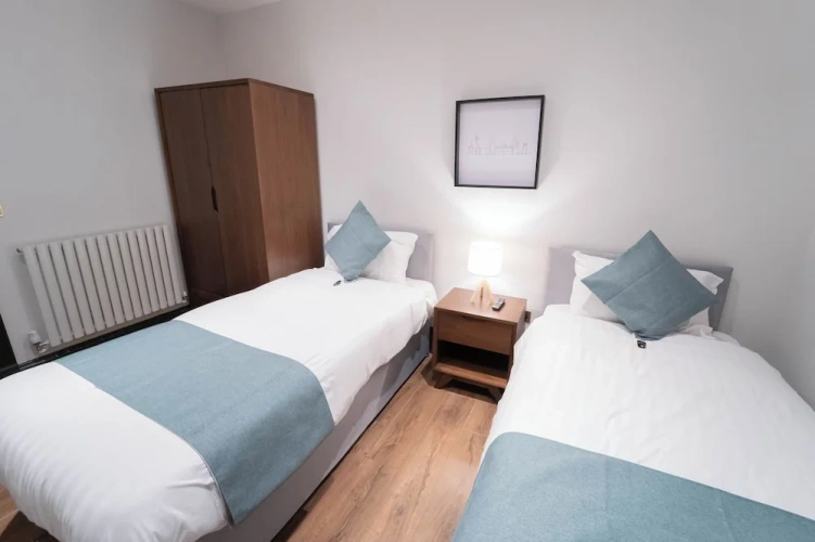 2 Bedrooms Apartment
