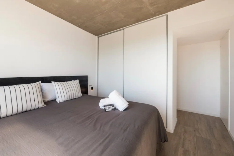 2 Bedrooms Apartment